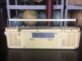 Sharp QT - 70 Vintage 80s Mini Boombox Ghettoblaster Radio White 4