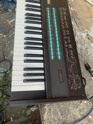 Yamaha DX7 vintage digital synth with Sounds 2