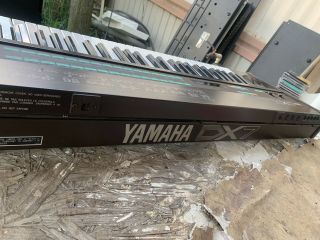 Yamaha DX7 vintage digital synth with Sounds 5