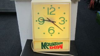 Vintage Mountain Dew Dimensions Lighted Clock Made 03 - 10 - 1981