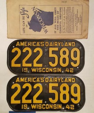 Vintage Set Of 1942 Wisconsin License Plates 222 - 589