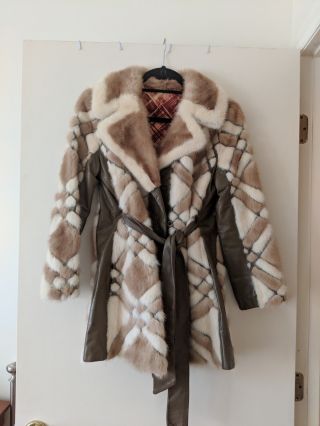 Brown Patterned Vintage Fur Coat,  Size M - L,  Very Gently