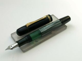 Pelikan 100n 100 N Piston Fountain Pen In Green Marbled - Vintage