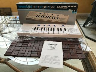 Vintage Windsor Model 811x Electronic Musical Instrument Keyboard