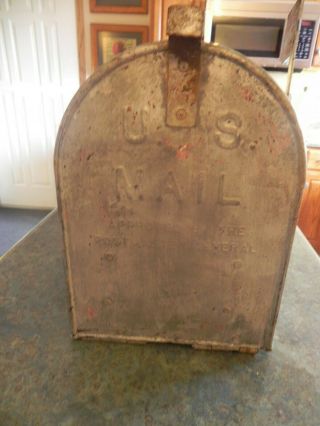 VINTAGE RURAL MAIL BOX - JUMBO SIZE - ALL COUNTRY LOOK.  IOWA BARN FIND 2