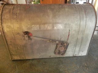 VINTAGE RURAL MAIL BOX - JUMBO SIZE - ALL COUNTRY LOOK.  IOWA BARN FIND 8