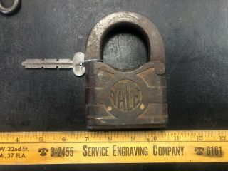 Large Antique Yale Y&t Padlock Vintage Lock & Key