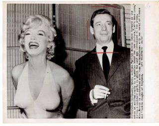 Vintage Marilyn Monroe 1960 UPI Telephoto at Cocktail Party for Let ' s Make Love 3
