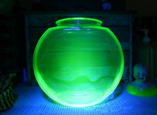 Vintage Vaseline Glass Fish Bowl Green Depression Uranium Glass 5