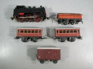 Marklin ? Vintage Steam Locomotive w/ 4 CARS. 2