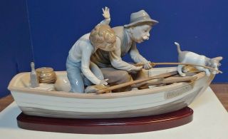 Vintage Lladro " Fishing With Gramps " 5215 Figurine