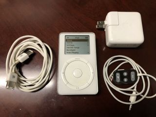 Vintage Ipod 2nd Gen 20 Gb Everything.  Very Rare.  Great 2002