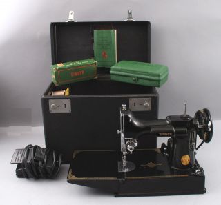 1950 Vintage Singer 221 - 1 Featherweight Sewing Machine W/ Pedal,  & Case
