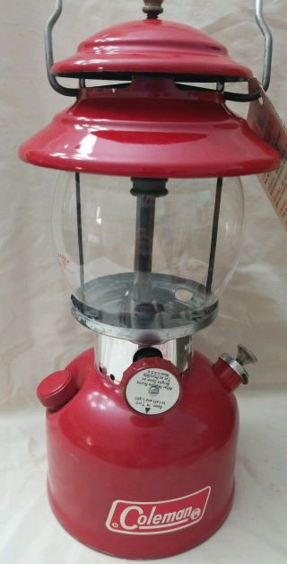 Coleman Red Lantern Single Mantle Model 200A 195 Year 1971 Pyrex glass Vintage 2