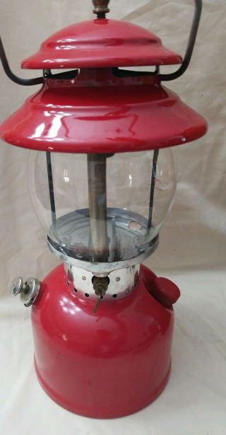 Coleman Red Lantern Single Mantle Model 200A 195 Year 1971 Pyrex glass Vintage 4