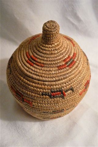 Vintage Alaska Eskimo Inuit Yupik Grass Basket Green Orange Lid 5.  5 