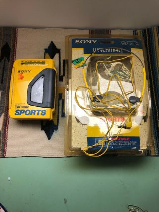 Nos Vintage Sony Walkman Wm - Af54 Sports Am/fm Radio & Cassette Player Yellow
