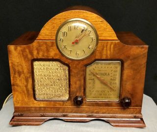 Detrola Dual Band,  Wood Mantle 6 Tube Vintage Clock Radio 3281 - -