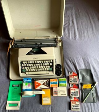 Vintage Portable Olympia Typewriter De Luxe Werke Ag Wilhelmshaven & Accessories