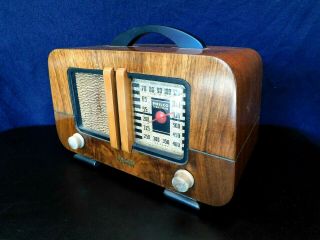 Vintage Old Gem 1940s Philco Antique Tube Radio Restored & A Mirror Shine