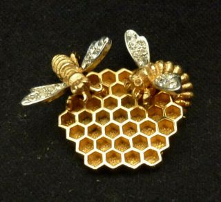 Vintage Boucher Honey Comb & Bee Gold Tone & Rhinestone Pin,  9160