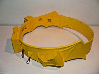 Vintage 1966 Ideal Toys Wearable Batman Utility Belt with Batarang & Batcuffs 5
