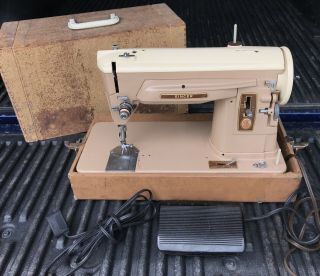 Vintage Heavy Duty Singer Slant Needle 404 Sewing Machine W/ Case & Pedal,  Runs