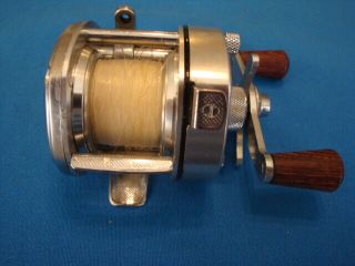 Vintage SHIMANO Bantam 100 Bait - Casting Fishing REEL Gear Ratio 4.  7:1 4
