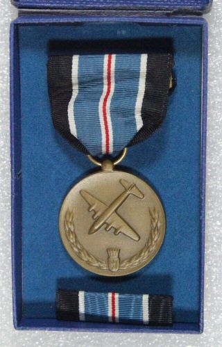 Us Military Medal: Berlin Airlift - Box W/ribbon Bar