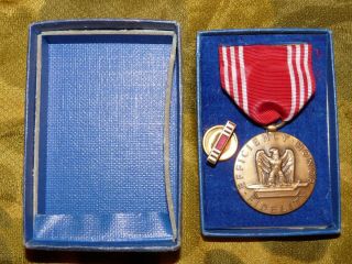 Ww2 Us Army Good Conduct Medal & Lapel Pin In 1942 - Dated Box