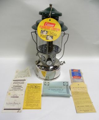 Vintage Antique Coleman 220d Camping Lantern Lamp With Hang Tag & Papers (a48)