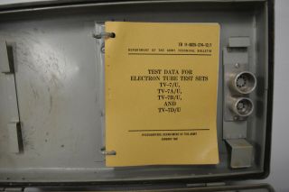 VINTAGE 1962 U.  S.  ARMY MILITARY TEST SET ELECTRON TV - 7/U TUBE TESTER 10