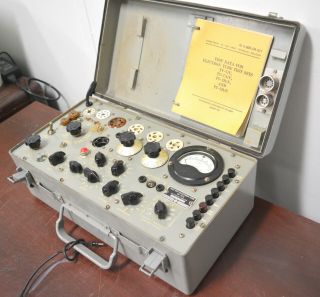 VINTAGE 1962 U.  S.  ARMY MILITARY TEST SET ELECTRON TV - 7/U TUBE TESTER 5