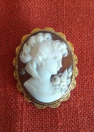 Vintage Cameo Pendant Or Brooch - 18k Gold Scalloped Edges