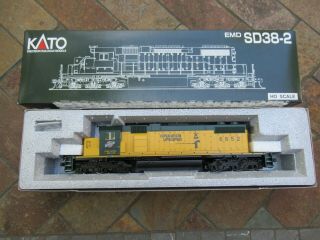 Vintage Kato Ho Scale Train Locomotive,  Emd Sd38 - 2,  Chicago North Western,  6652