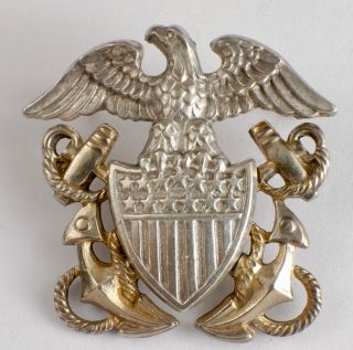 World War Ii Era Us Navy Officer Pin,  Gold On Silver