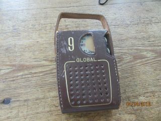 Vintage Global Eight Transistor Radio,