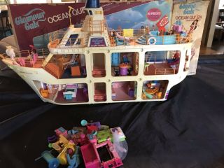 Vintage Glamour Gals Ocean Queen Cruise Ship Playset - 18 Dolls - Furniture Vtg 1982