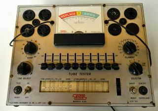 Vintage EICO Model 625 Electronic Instrument Co.  - Powers on (Do not have tubes) 2
