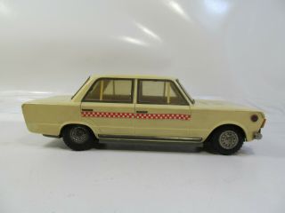 RARE VINTAGE POLAND PRL PLASTIC FRICTION TOY CAR POLSKI FIAT 125P PALART WROCLAW 7