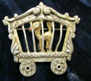 Vintage 1941 Coro Wdp Figural Brooch Pin Deer In Railcar Dumbo Jewelry
