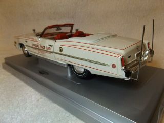 VINTAGE DIECAST - - 1973 CADILLAC CONVERTIBLE INDY PACE CAR - - 1/18 SCALE - - ERTL - - NIB 3