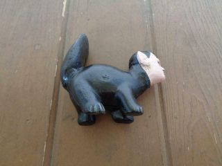 WWII ANTI HITLER SKUNK PROPAGANDA CAST IRON FIGURE DER - PHEW - ER HEAVY FIGURINE 6