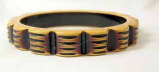 Vintage Butterscotch Yellow & Black Carved Bakelite Bangle Scalloped Bracelet