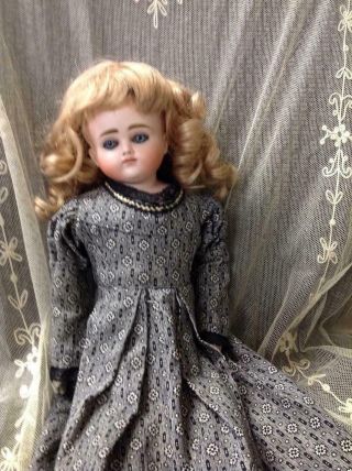 Antique Doll Closed Mouth Turned Head Unmarked Blue Sleep Eyes 18 In Kestner