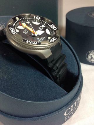 Mens Citizen Eco - Drive E168 - S043271 Titanium Diver ' s 200M Wristwatch Rubber Band 8