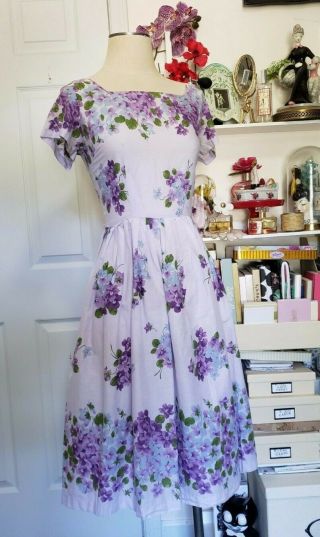 Vintage 1950 ' s Lavender Floral Cotton Day Dress with Cirlce Skirt Pin - Up Girl 3