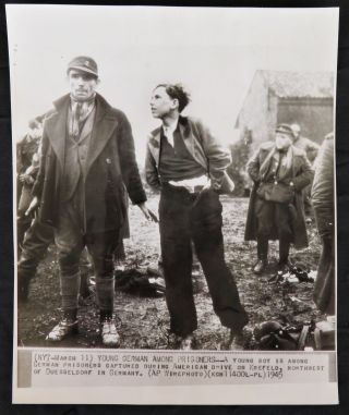 Wwii Press Photo German Prisoners Captured By Us Army In Krefeld Drive