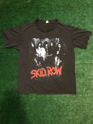 Vintage Skid Row Vintage 1989 T - Shirt Rare Youth Gone Wild