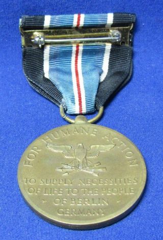 WWII Berlin Airlift For Humane Action Medal GREAT SHAPE 2